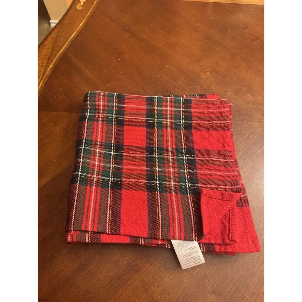 VTG Martha Stewart Everyday Tartan w/gold Christmas Tablecloth 47”x48” Red